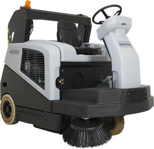 Varredora de condutor sentado NILFISK SWEEPER SW5500 B