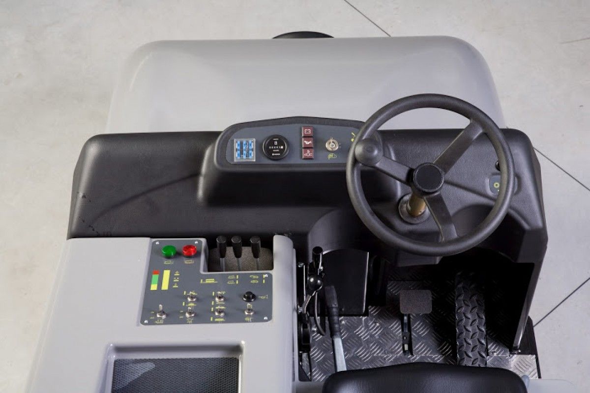 Varredora e Auto Lavadora Combinada